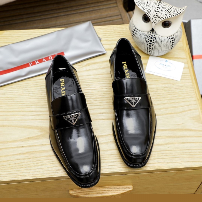 Pra*a leather shoes